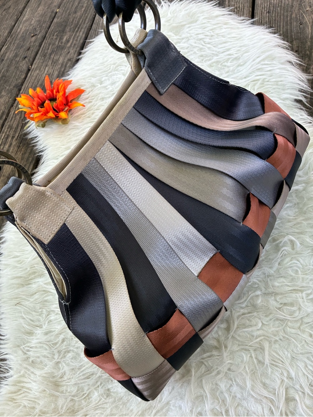 🌺HP🌺Rare GORGEOUS Harvey Stella Treecycle seatbelt bag🌺 - Picture 9 of 12
